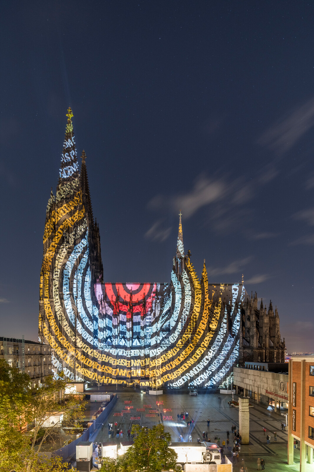 Kölner Dom wird illuminiert (c) Dombauhütte Kölner Dom Kölner Dom wird illuminiert