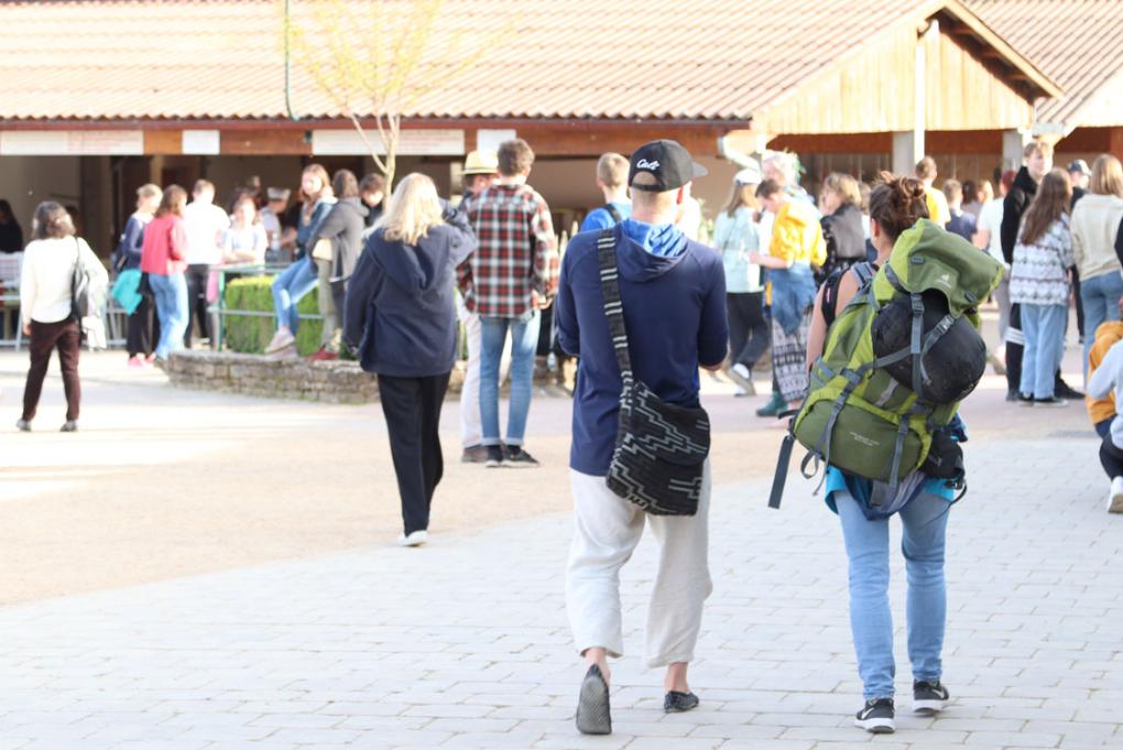 Junge Leute in Taizé