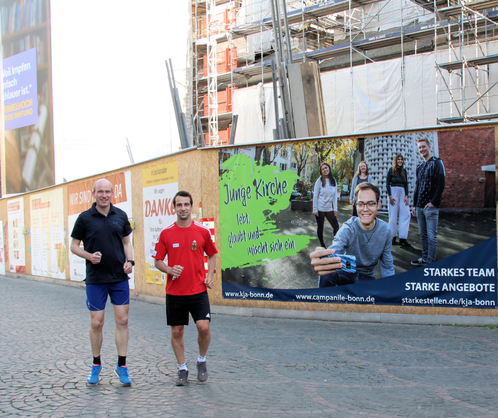 Stadtjugendseelsorger Christian Jasper und Ex-Leistungssportler Johannes Heuser laden zum Joggen.