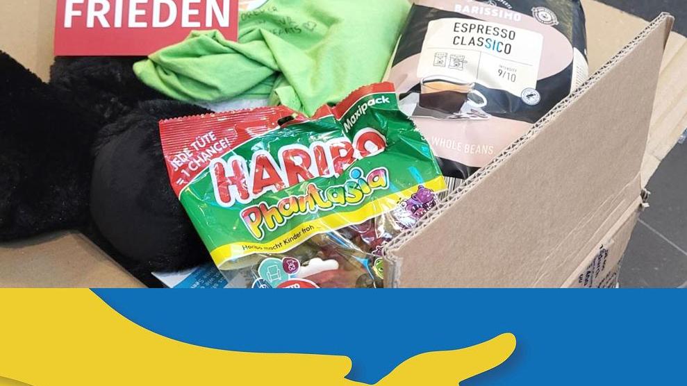 Karton mit Geschenken