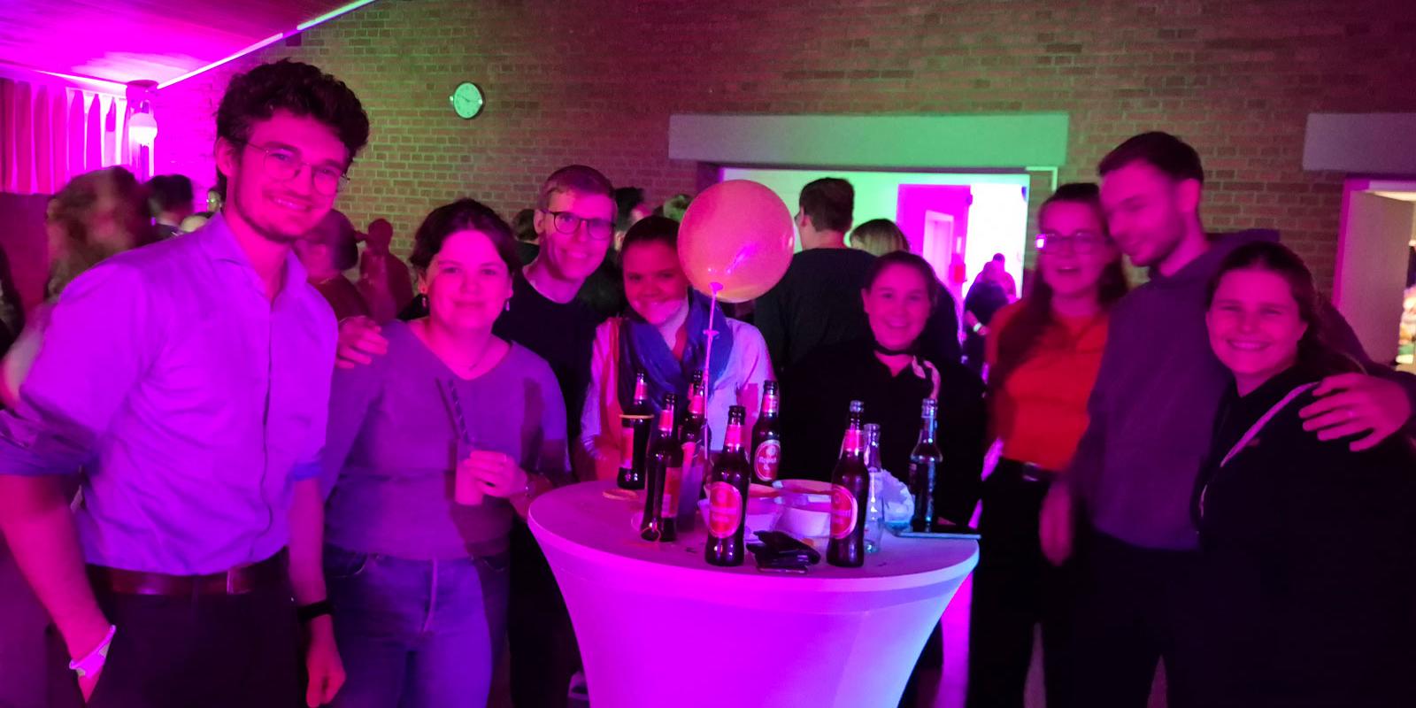 Jugendliche feiern bei der KJA-Danke-Party 2025