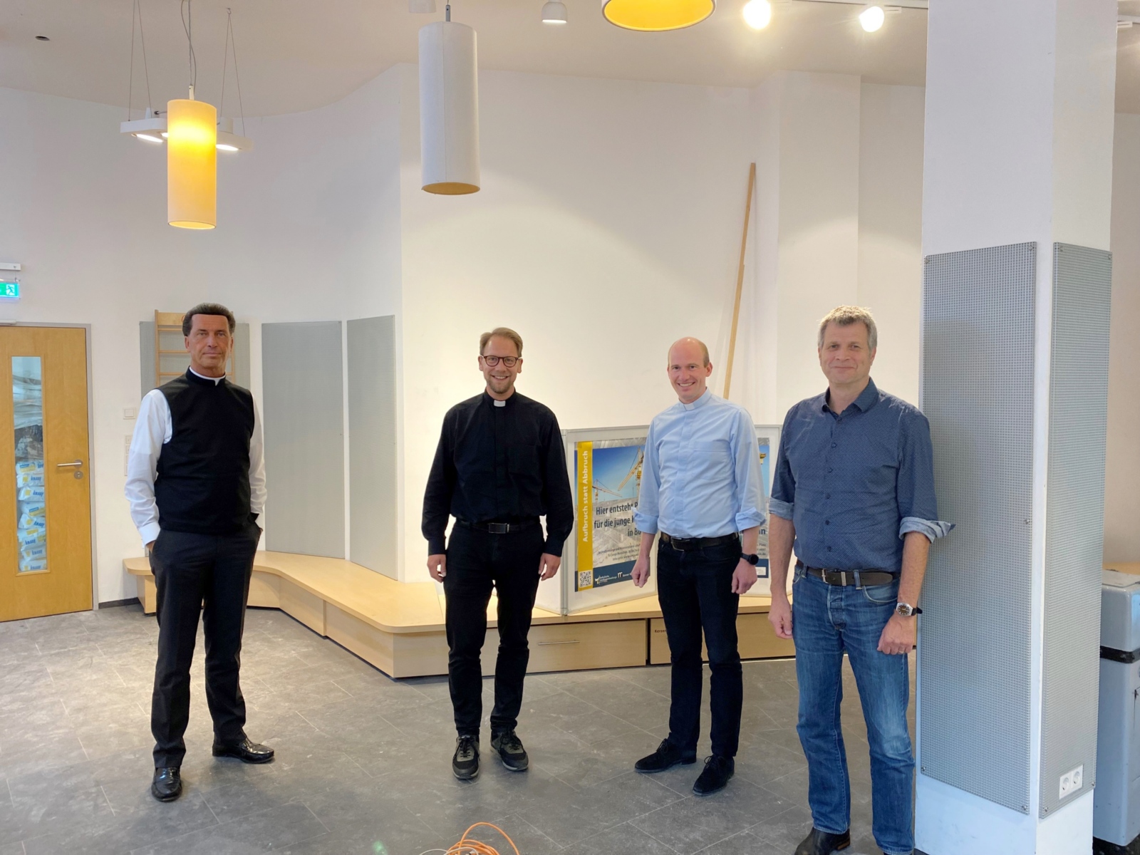 Stadtdekanat und Vertreter der Jugendpastoral freuen sich über die geplante Kooperation.