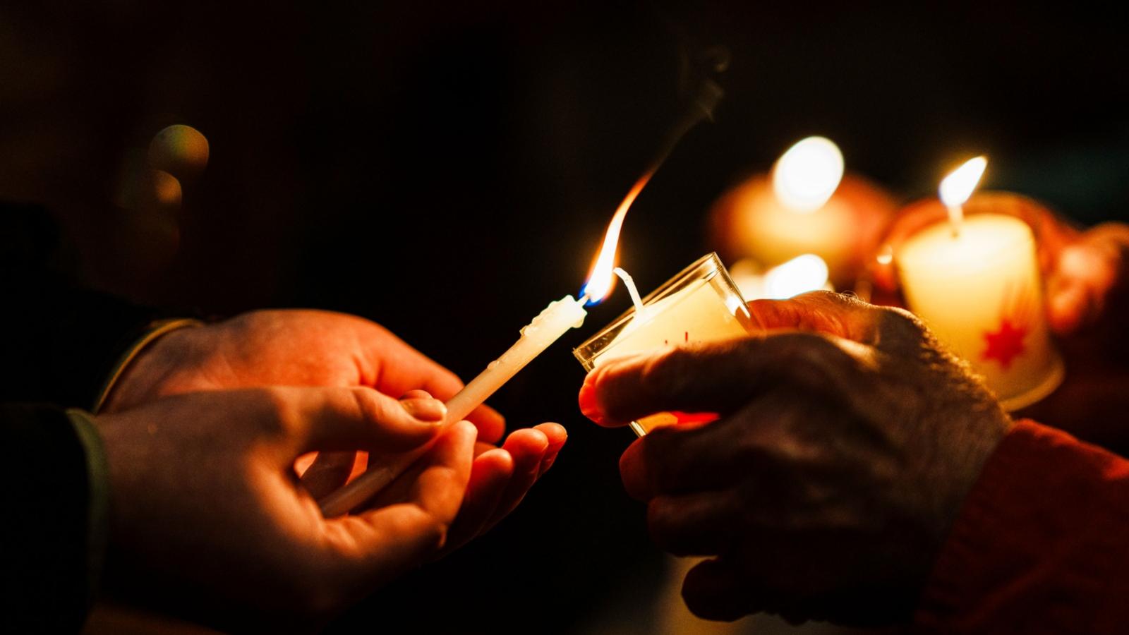 Friedenslicht 2025 im Bonner Münster