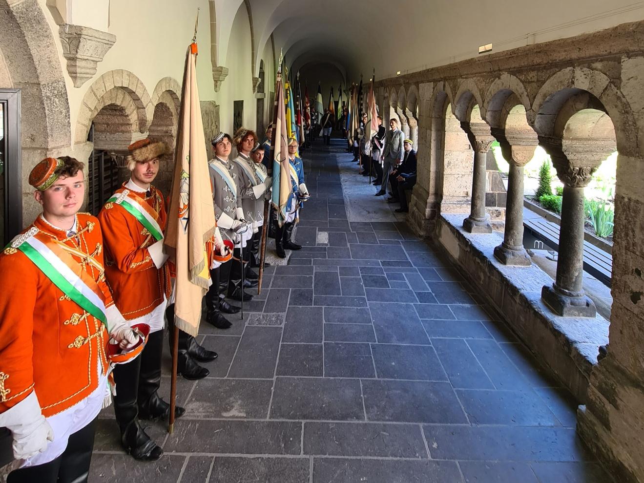 Studentenverbindungen zu Gast im Bonner Münster