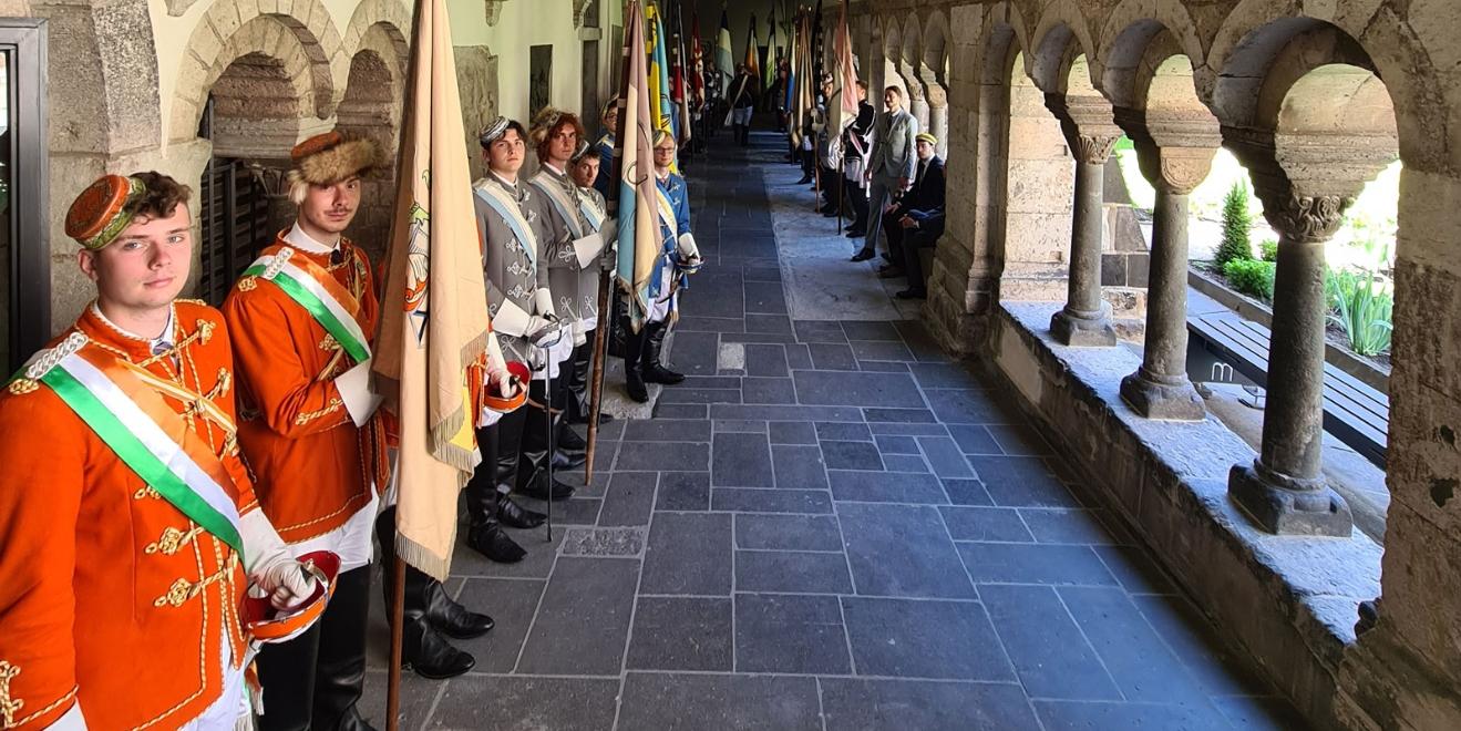 Studentenverbindungen zu Gast im Bonner Münster