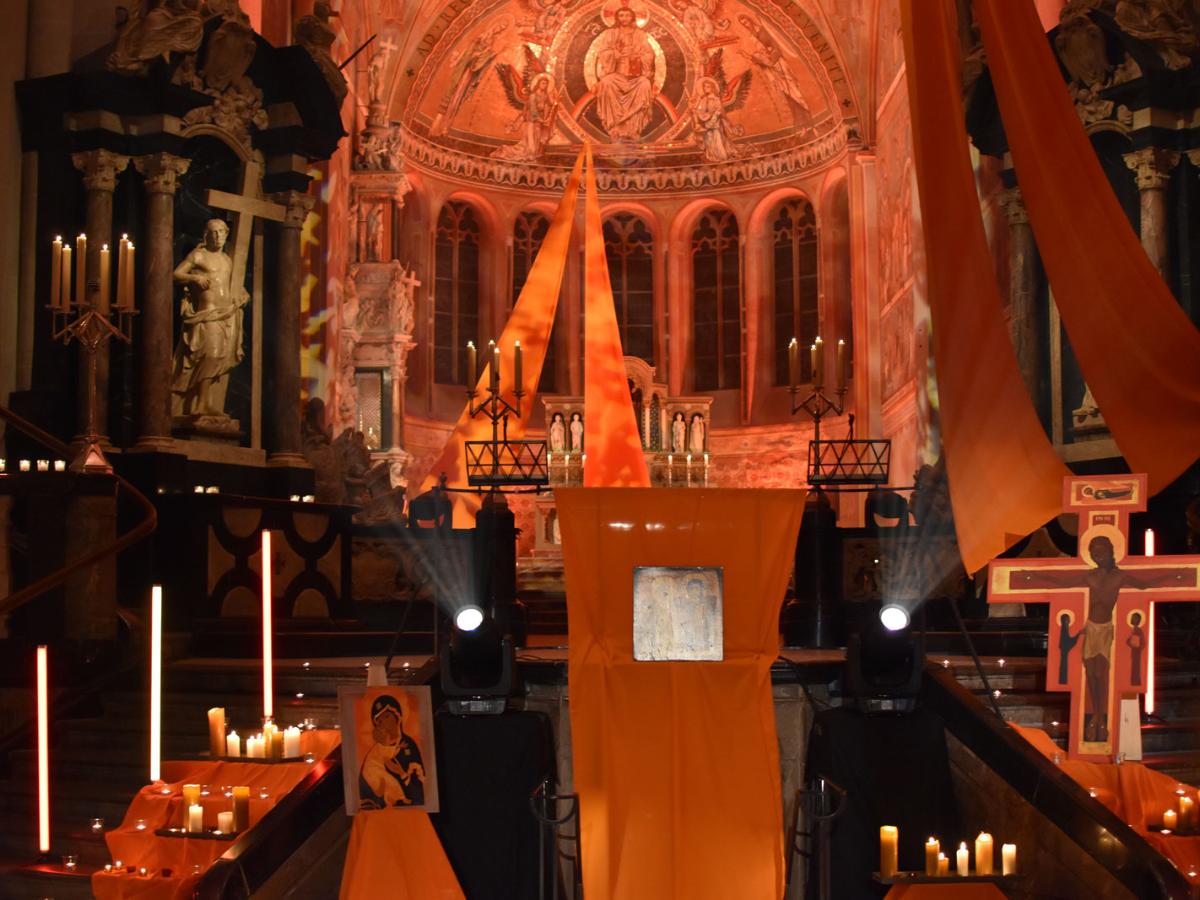 Jugendfestival am Bonner Münster: Taizé-Gebet