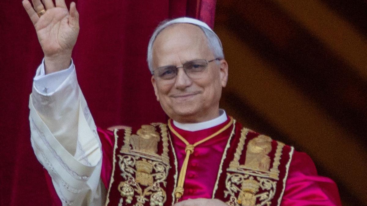 Papst Leo nach seiner Wahl vor dem Petersdom