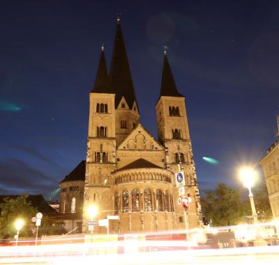 Bonner Münster in der Dämmerung