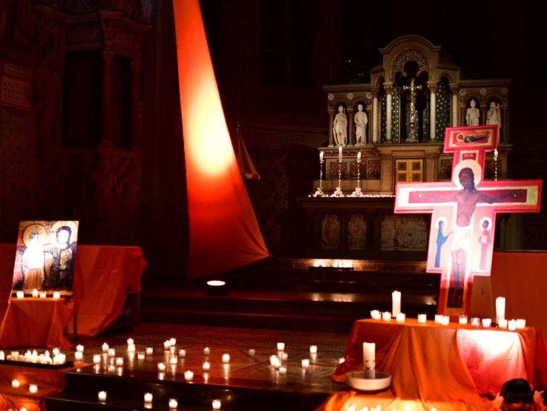 Nacht der Lichter 2023 im Bonner Münster (c) Markus Dostert Nacht der Lichter 2023 im Bonner Münster