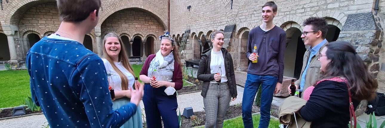 Gottesdienst und Austausch am Sonntagabend