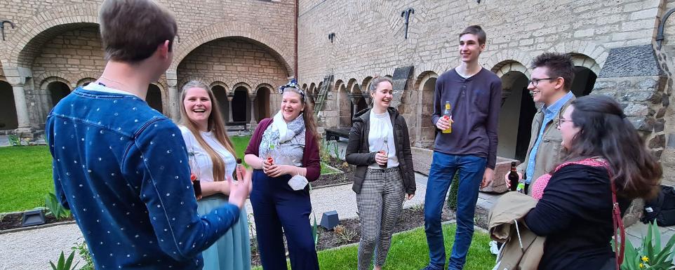 Gottesdienst und Austausch am Sonntagabend